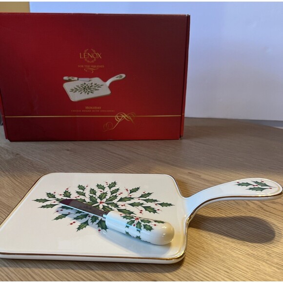 Lenox Holiday Paddle Cheese Board Holly Berry EUC W Box - Picture 2 of 12